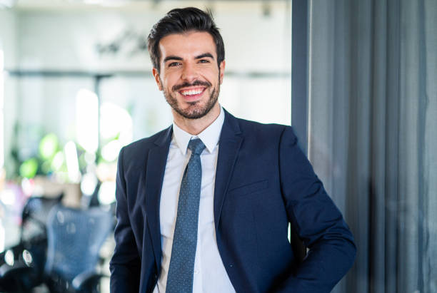 real_estate_agent_2